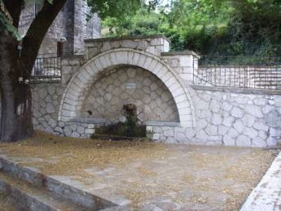 &Kappa;&epsilon;&nu;&tau;&rho;&iota;&kappa;ή&sigmaf; &Pi;&lambda;&alpha;&tau;&epsilon;ί&alpha;&sigmaf;